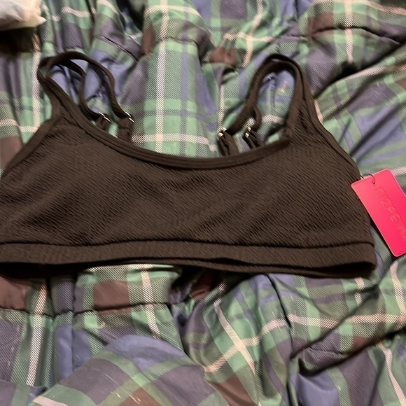 Nwt black large bikini top removable pads adjustable straps - Picture 4 of 5